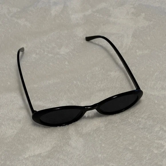 Black Oval Sunglasses - Classic Women’s Shades - Picture 2 of 2
